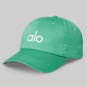 NWT Alo Yoga Off-Duty Cap